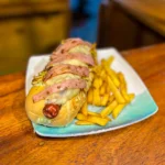 Perro ranchero especial en restaurante de comida rápida en Santa Marta, La Terraza de Juancho