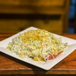 Salchipapa ranchipollo, comida rápida en Santa Marta en La Terraza de Juancho